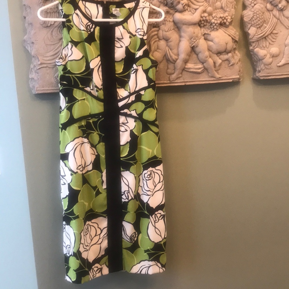 Fitted sleeveless dress